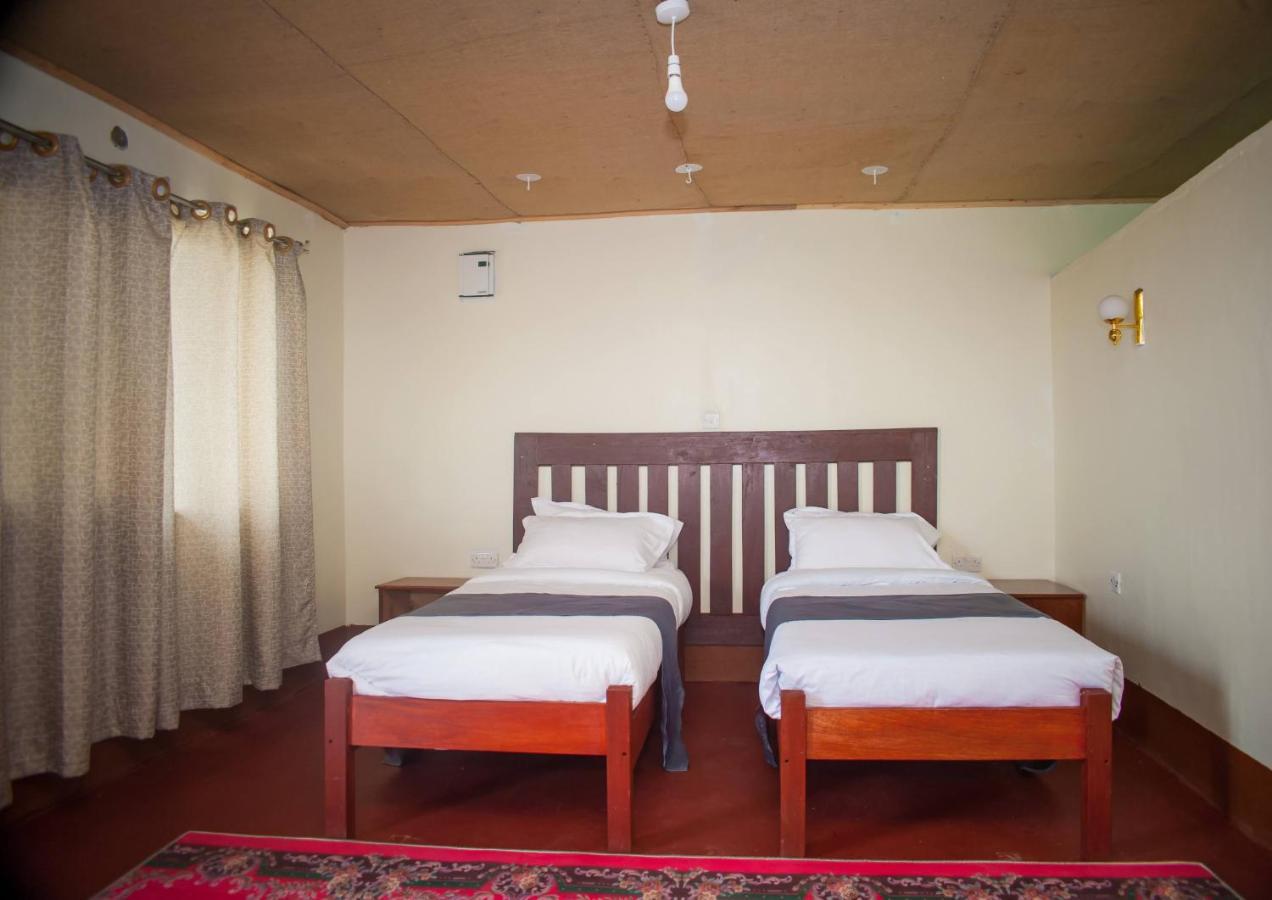 Endeem Mara Resort Ololaimutiek エクステリア 写真